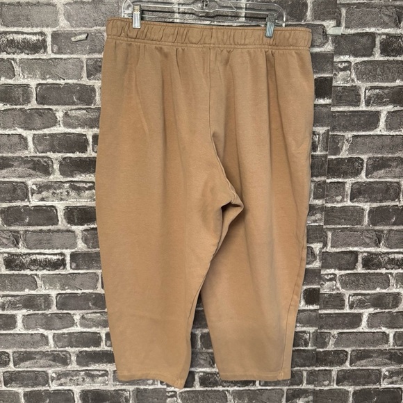 Nike Sportswear Essentials Fleece Curve Pants tan pockets sweatpants - Picture 9 of 11